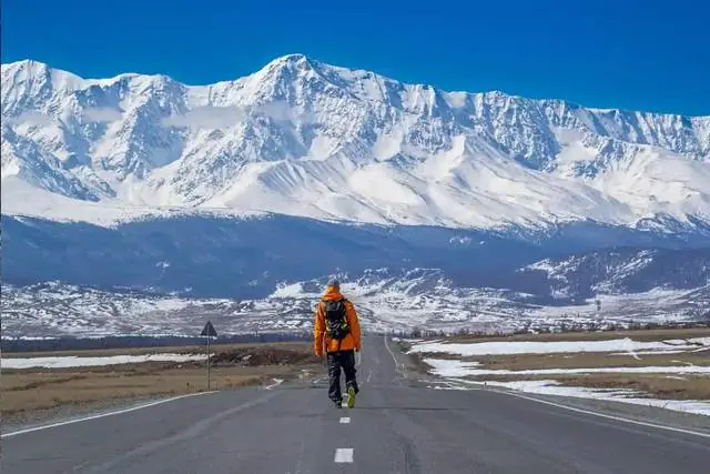 Горные вершины Алтая